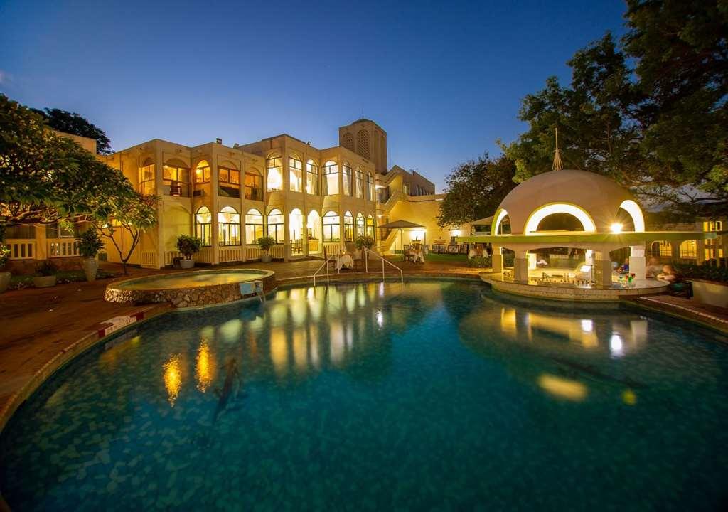 Victoria Falls Rainbow Hotel Eksteriør billede