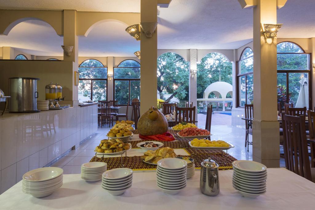 Victoria Falls Rainbow Hotel Eksteriør billede