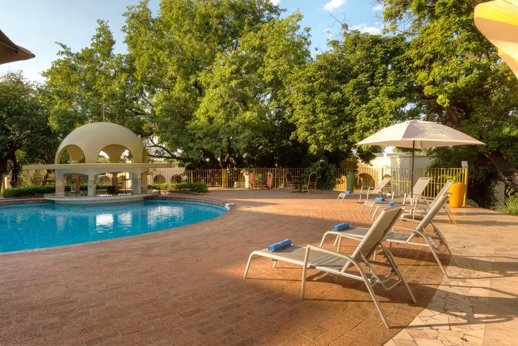 Victoria Falls Rainbow Hotel Eksteriør billede